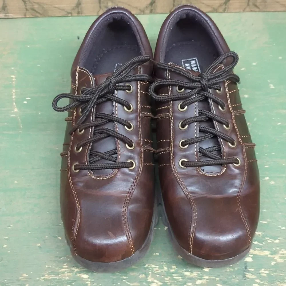 Boys Madison Avenue Brown Shoes‎ Size 5 1/2 M Donovan Laces